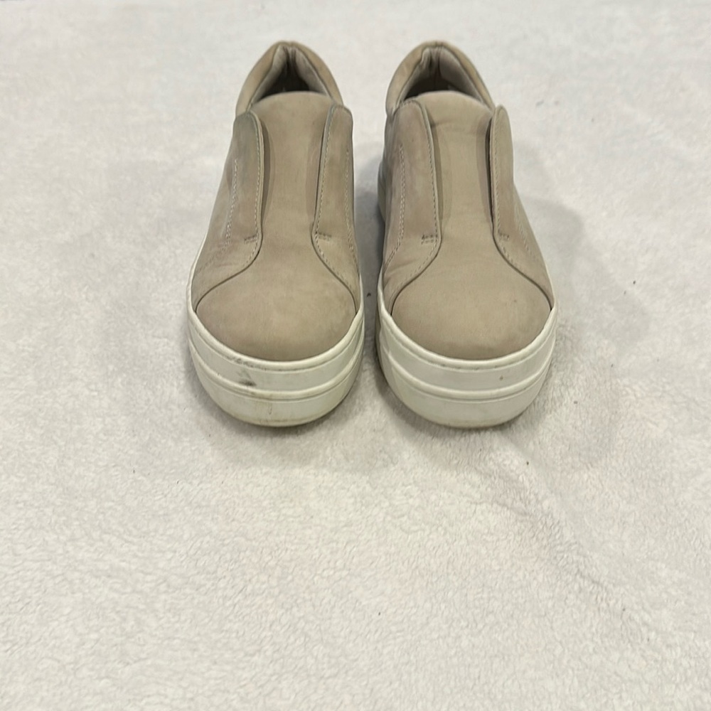 J Slides NYC, good condition, size 6